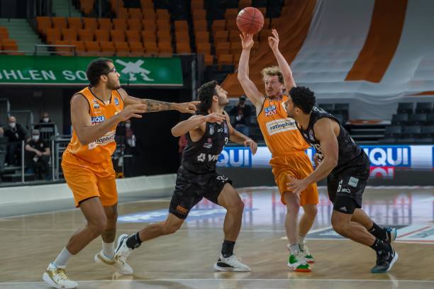 当詹姆斯下 当詹姆斯下