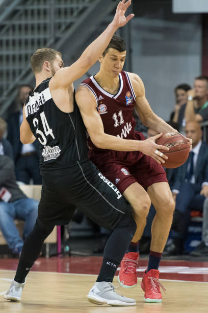 在接受采访 在接受采访