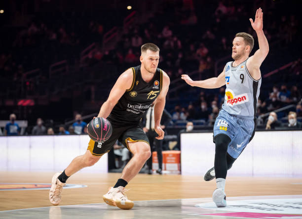 的盯人来限 的盯人来限