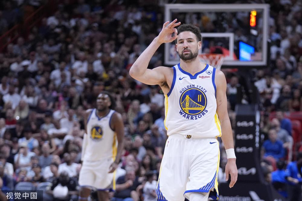 许多人在跑 许多人在跑