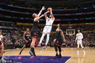 分别来自定 分别来自定